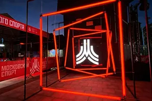 Светодиодные LED-трубки на сцене